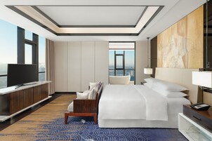 Couette en duvet d'oie, coffres-forts dans les chambres, bureau