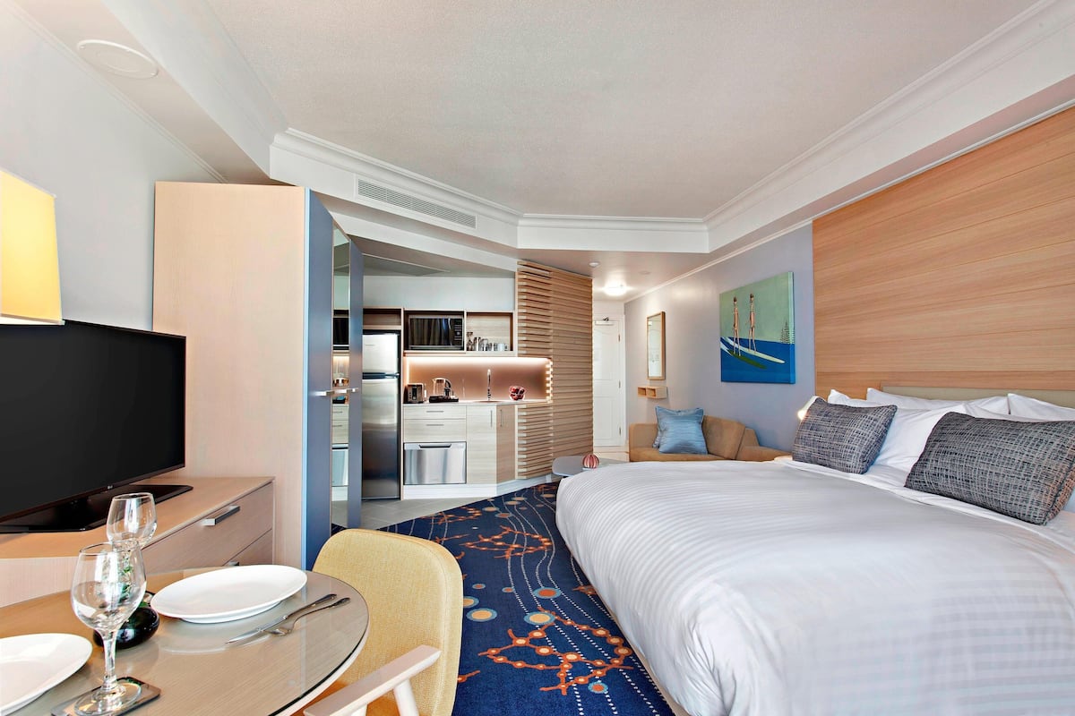 In-room safe, desk, laptop workspace, iron/ironing board