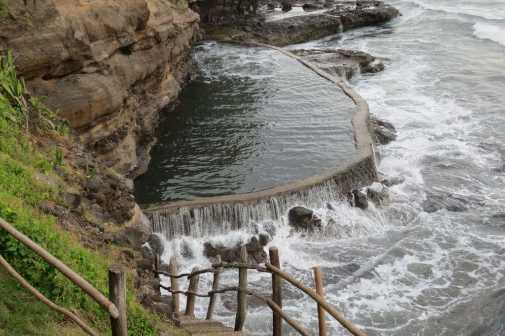 private beach, beach towels