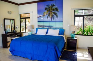Habitación doble de lujo, 1 cama King size, vista al océano | Ropa de cama de alta calidad y caja de seguridad en la habitación 