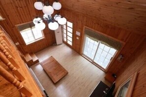 Villa, 3 Bedrooms (132sqm) | Living area