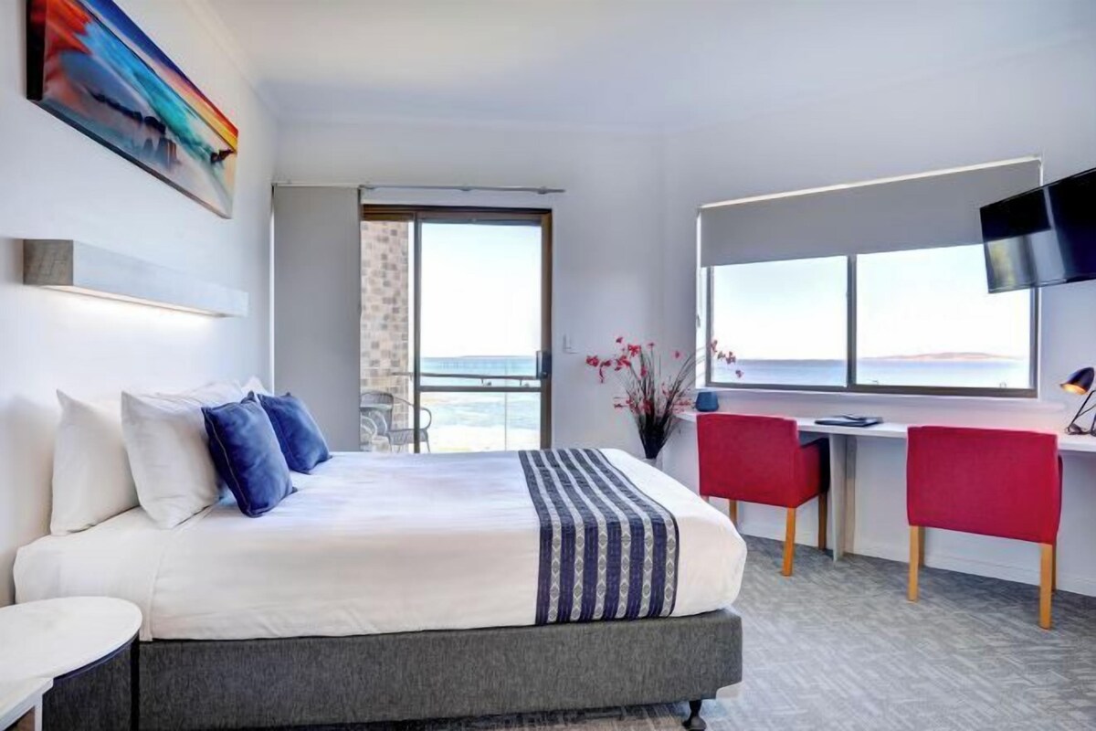 Laptop workspace, iron/ironing board, WiFi (free), bed sheets