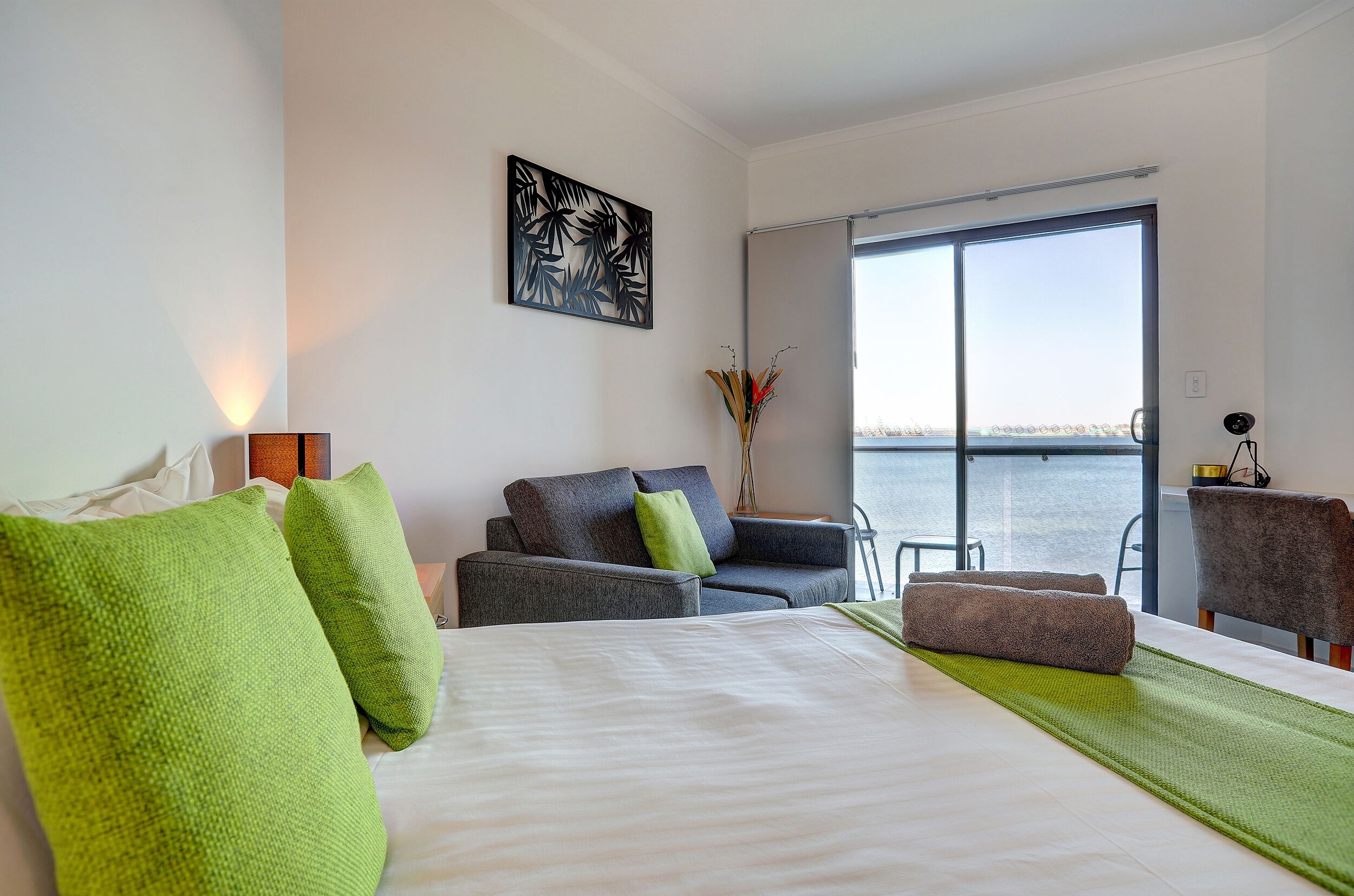 Kamar Keluarga, pemandangan laut | Ruang kerja ramah laptop, setrika/meja setrika, dan Wi-Fi gratis