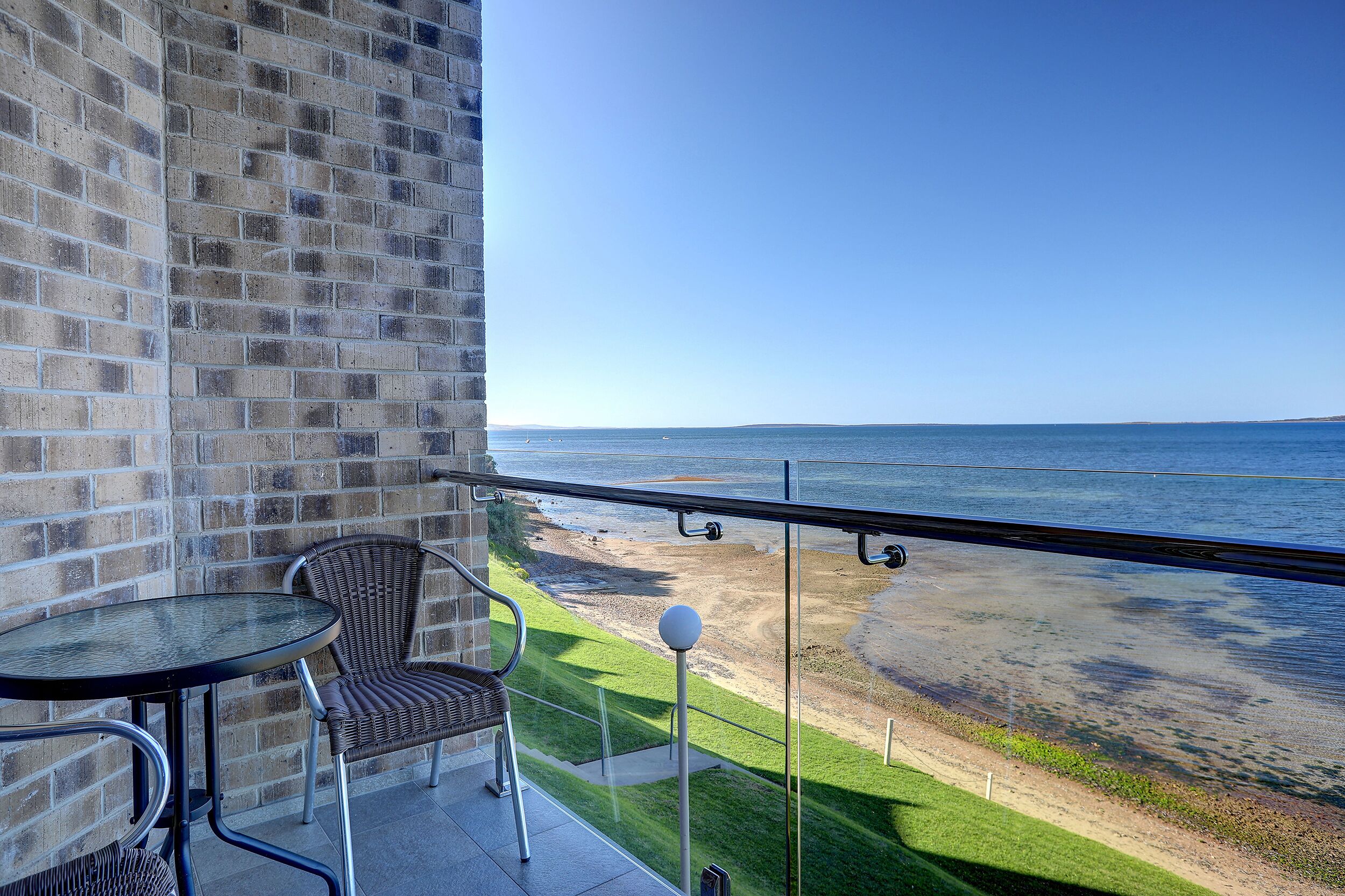 Standard Room, 1 King Bed, Sea View | Beach/ocean view