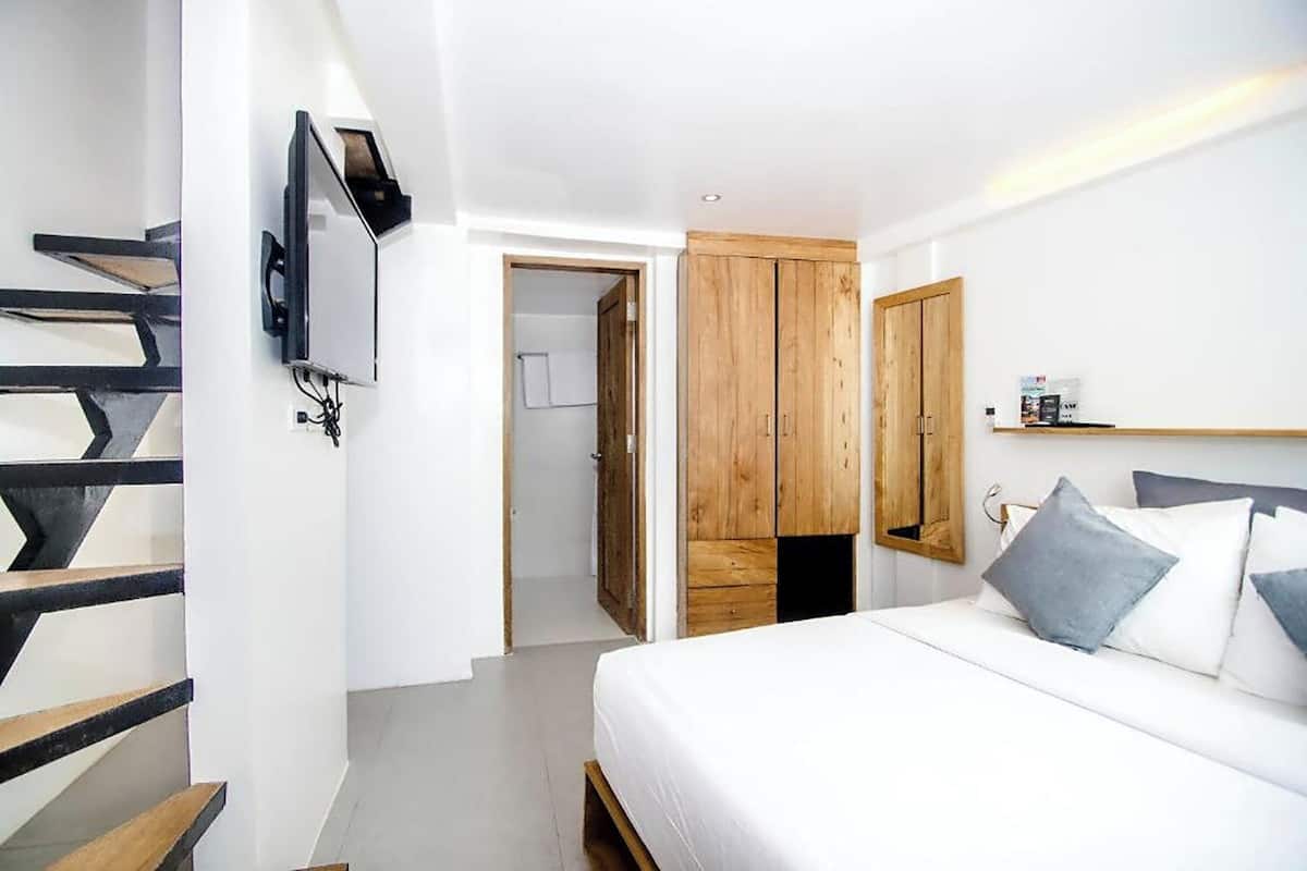 1 bedroom, in-room safe, desk, free WiFi