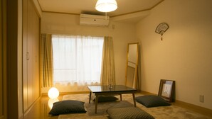 1 slaapkamer, een bureau, een strijkplank/strijkijzer, gratis wifi