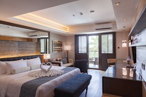 Premium bedding, in-room safe, desk, laptop workspace - Henann Prime Beach Resort (Boracay Island)