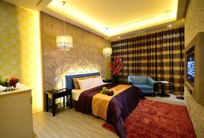 Duntäcken, minibar, mörkläggningsgardiner och ljudisolering