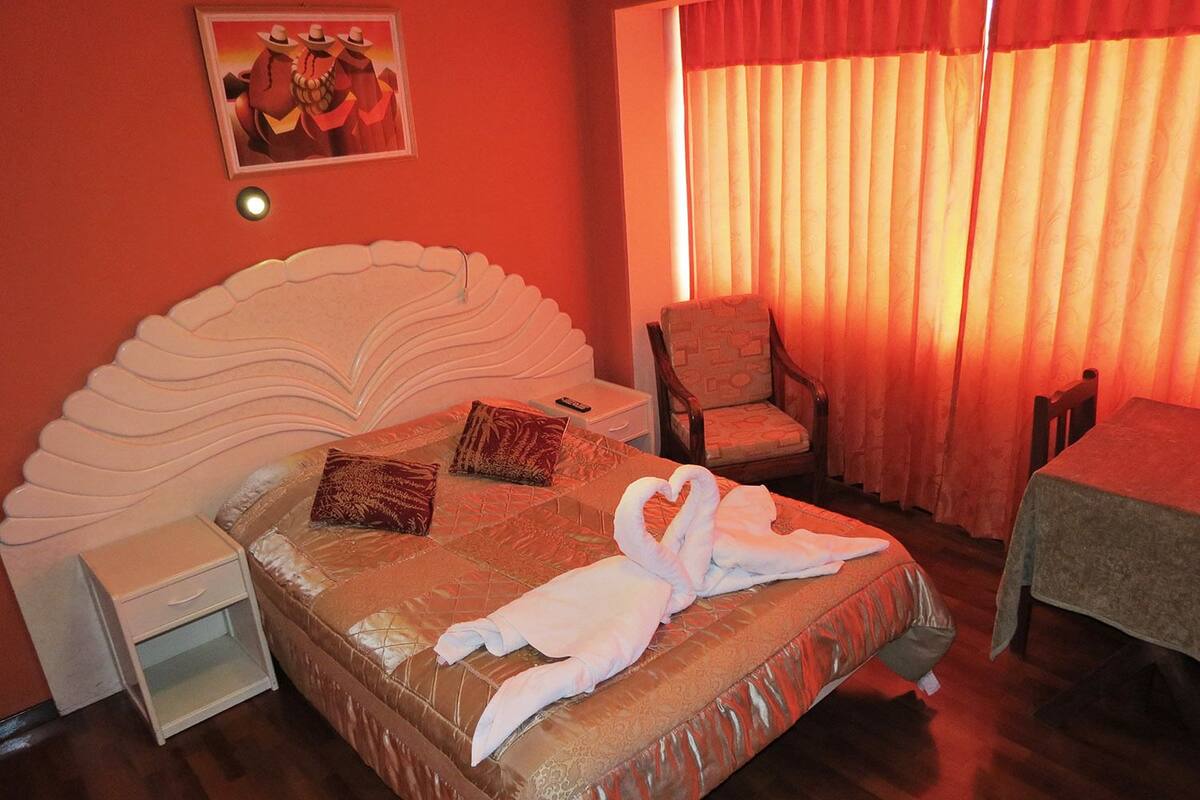 Family Room | Premium bedding, free WiFi