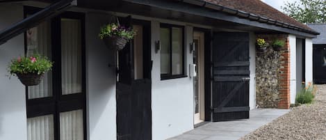 Bungalow, phòng tắm riêng, quang cảnh sân vườn | Ngoại thất
