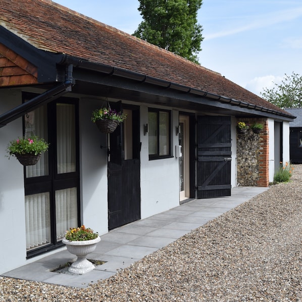 Bungalow, Private Bathroom, Courtyard View | Exterior