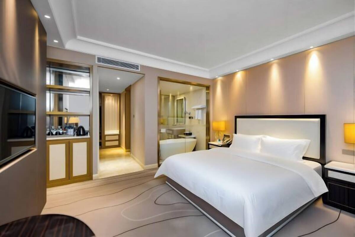 Minibar, in-room safe, desk, blackout drapes