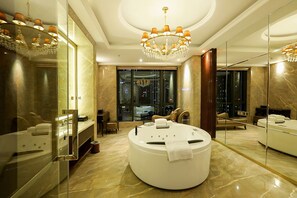 Separate bathtub and shower, free toiletries, hair dryer, bathrobes