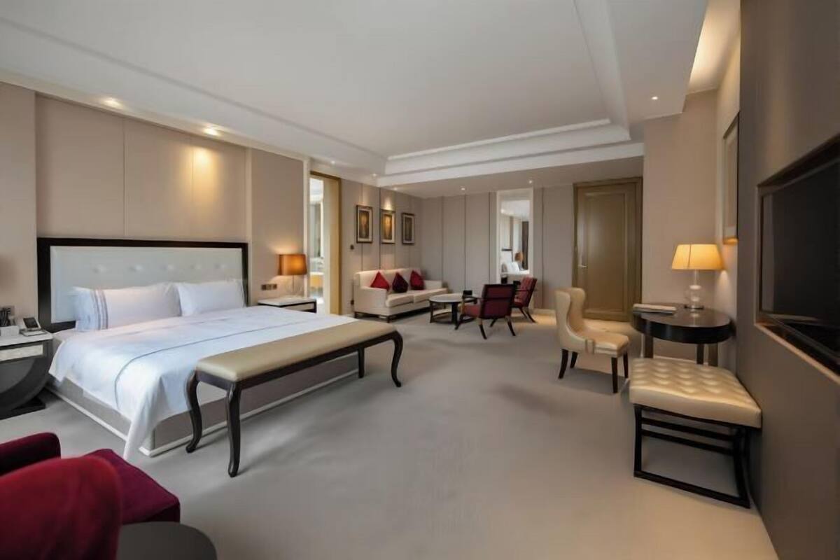 Minibar, in-room safe, desk, blackout drapes