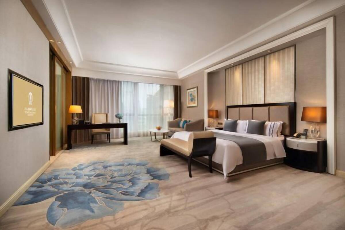 Minibar, in-room safe, desk, blackout curtains