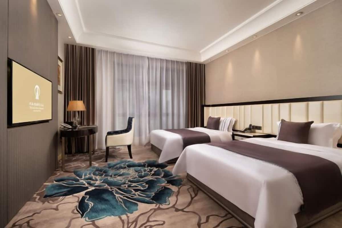 Minibar, in-room safe, desk, blackout curtains