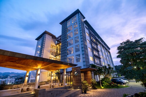 Front of property - Clove Hotel (Bandung)