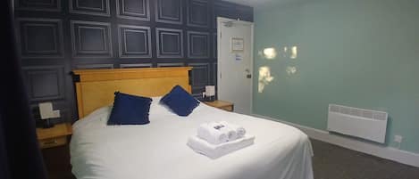 Dobbeltrom – comfort, eget bad | 1 soverom