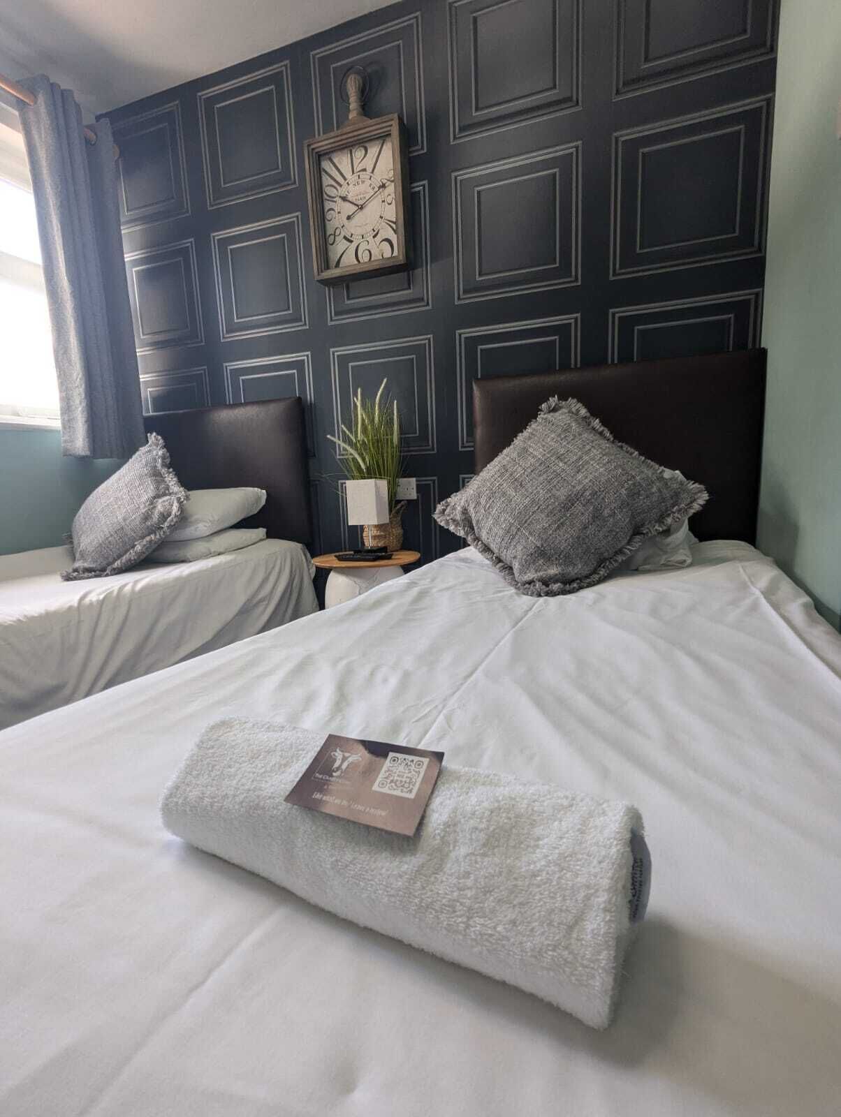 Standard Twin Room, Private Bathroom (Separate Private Bathroom) | 1 bedroom