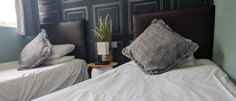 Standard Twin Room, Private Bathroom (Separate Private Bathroom)