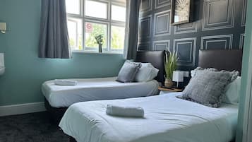 Standard-Zweibettzimmer, eigenes Bad (Separate Private Bathroom) | 1 Schlafzimmer