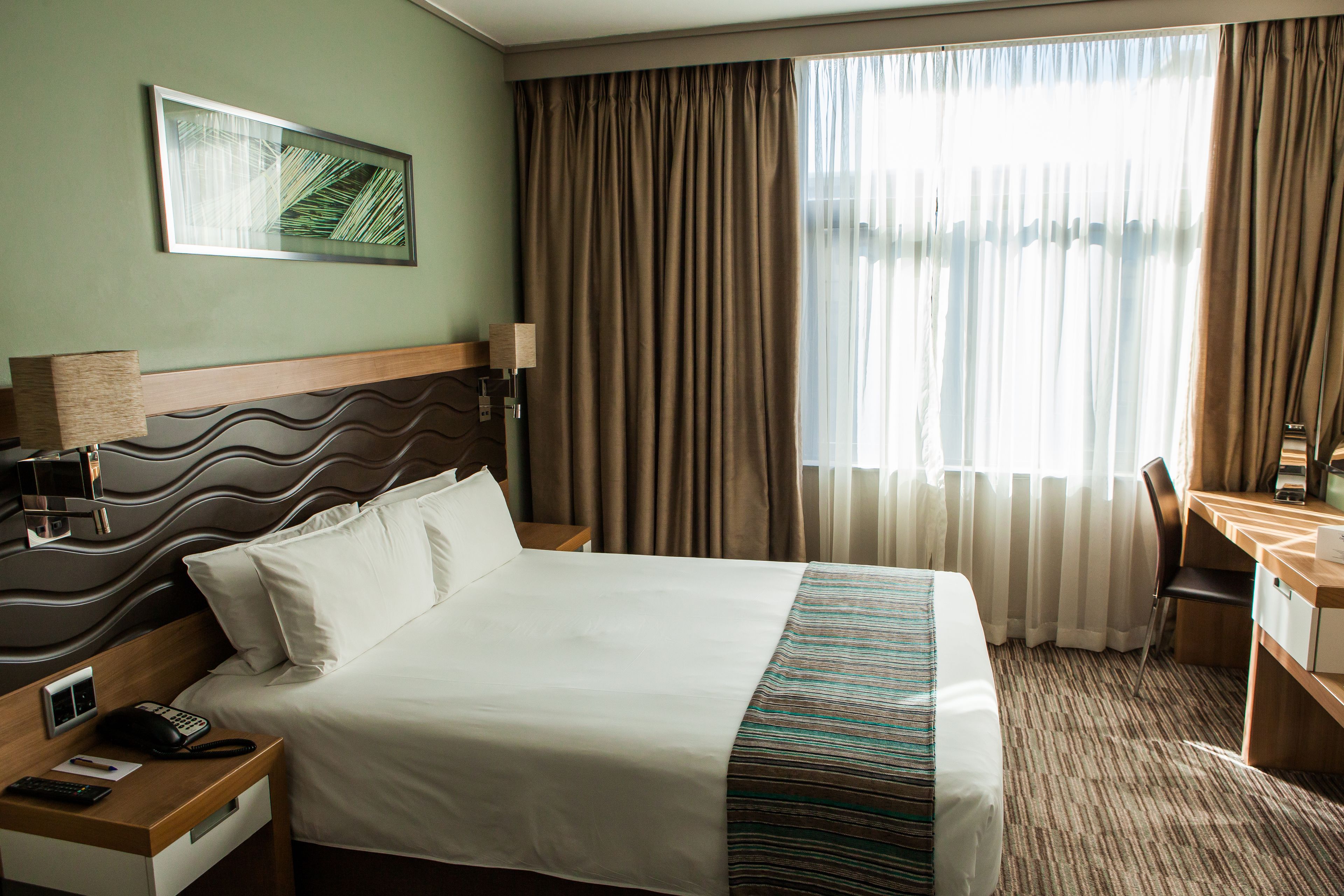 standard room (non smoking) | minibar, in-room safe, desk, blackout curtains