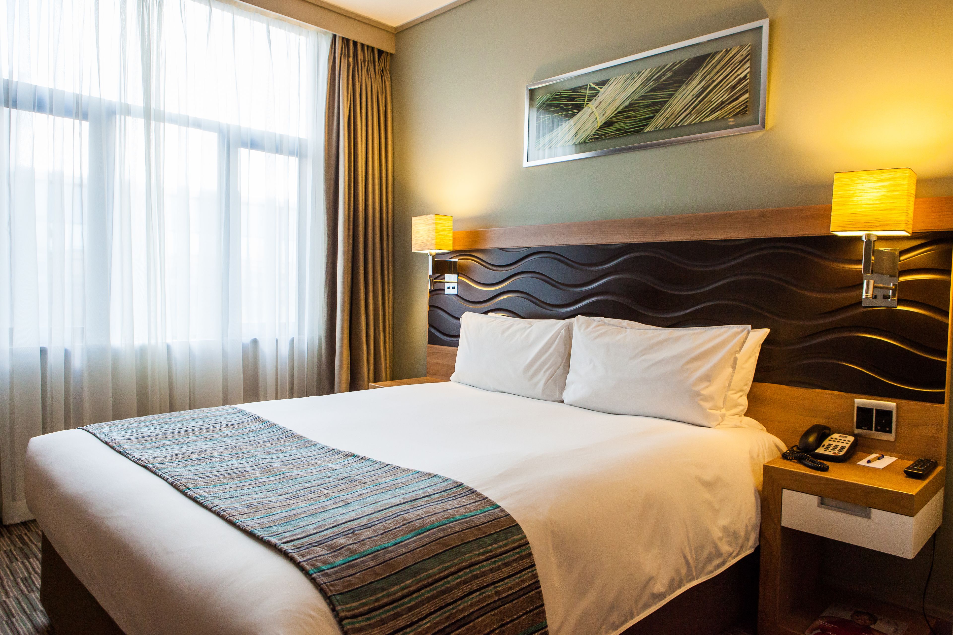 standard room (non smoking) | minibar, in-room safe, desk, blackout curtains