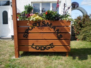 Exterior - The Sportsmans Lodge (Rhosgoch)