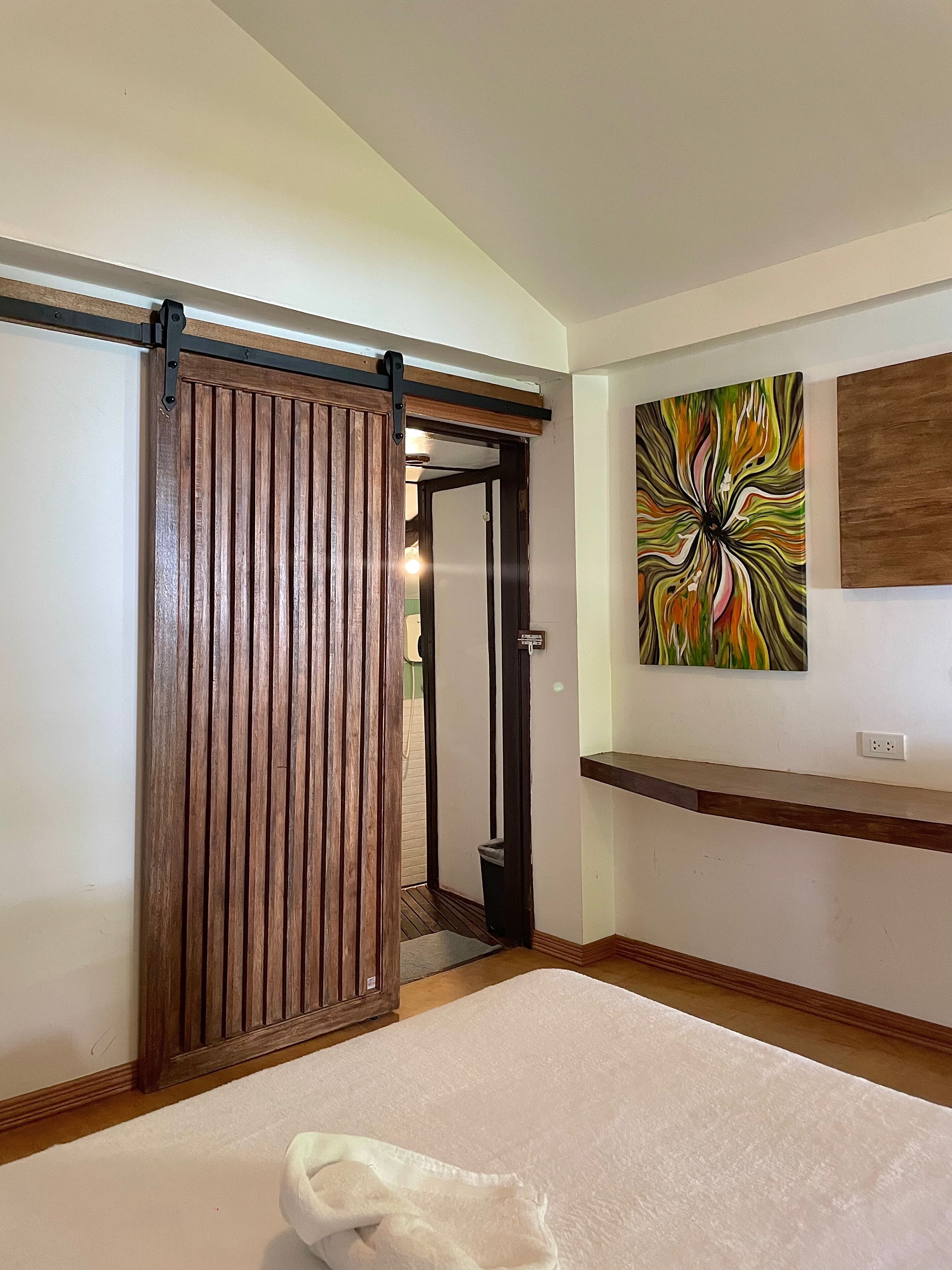 Deluxe Beach Front Cottage | Premium bedding, desk, laptop workspace, bed sheets