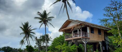 Tree House (Air Conditioning) | 1 bedroom, desk, bed sheets