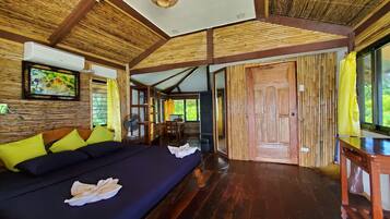 1 chambre, bureau, draps fournis