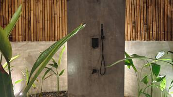 Chambre Exécutive, 1 grand lit | Salle de bain