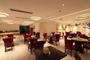 Unclassified image, 2 of 12, button - Vienna International Hotel (Shanghai Daning International Hongkou Guangyue Road Store) (Shanghai)