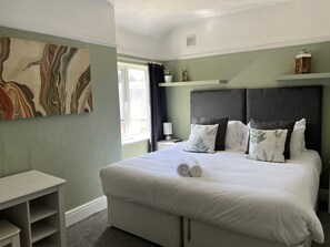 Triple Room, Shared Bathroom | 1 bedroom - Newlyn (Chester)