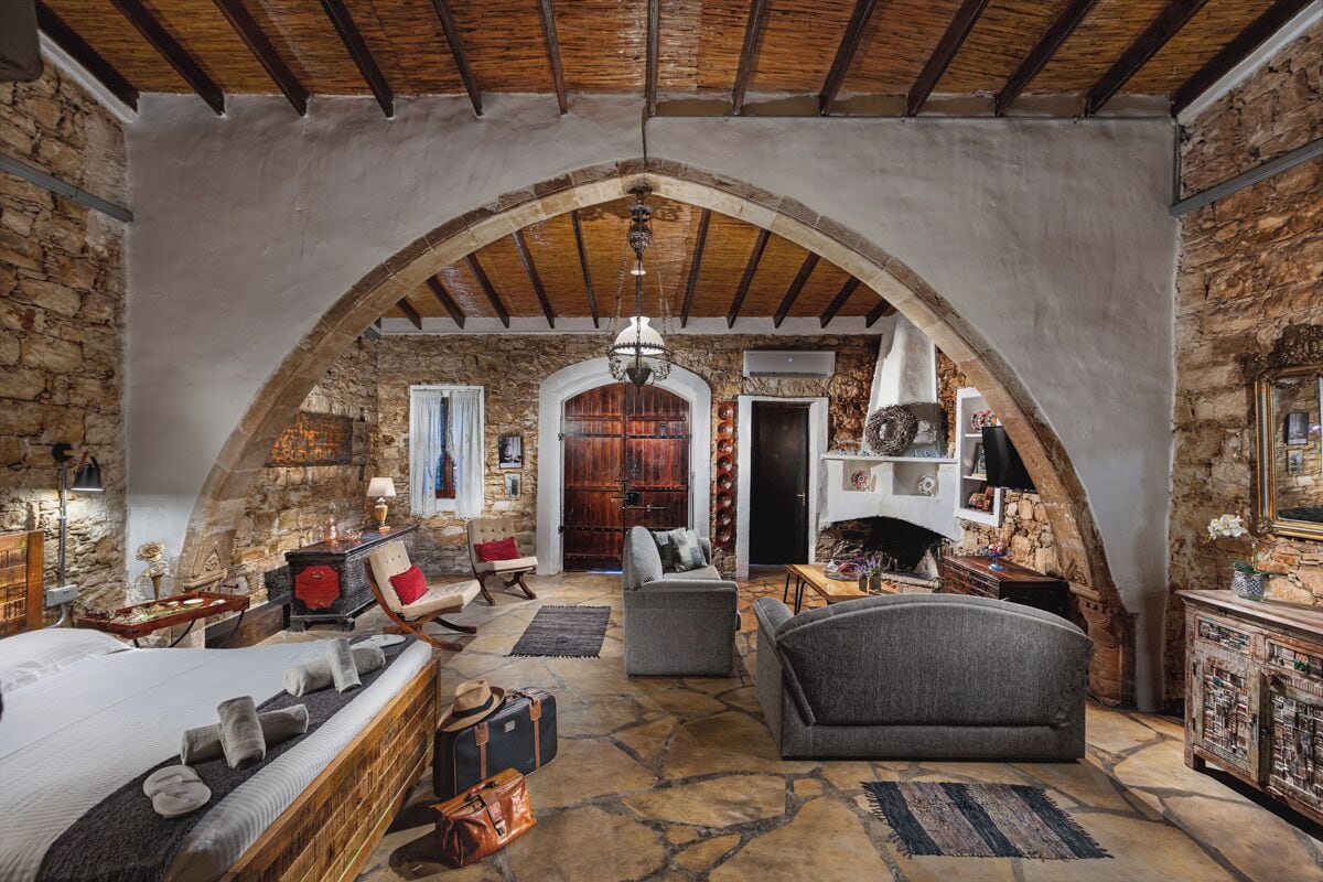 Exclusive House (Elia House) | Coin séjour | TV connectée de 43 pouces avec chaînes par câble