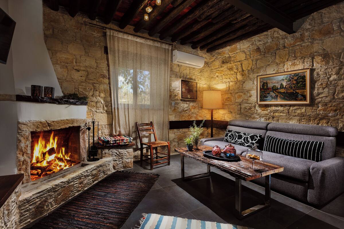 Deluxe Chalet | Living area