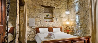 Oinoessa Traditional Boutique Houses