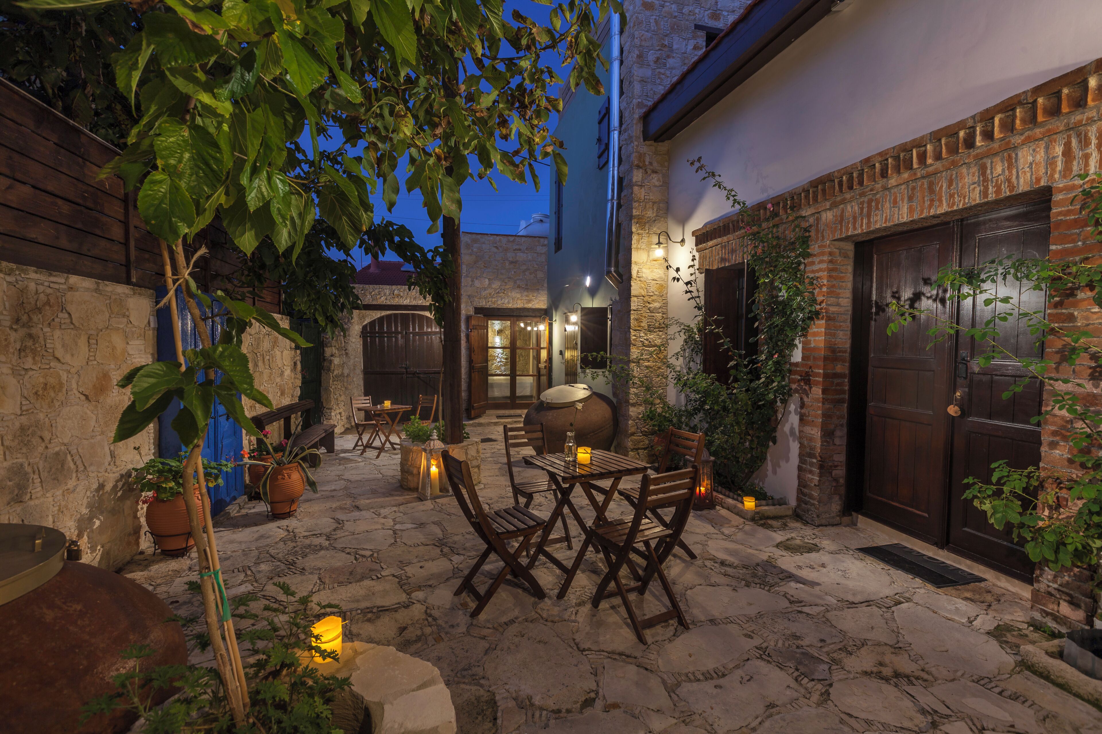 Suite (Kamari) | Terrace/patio