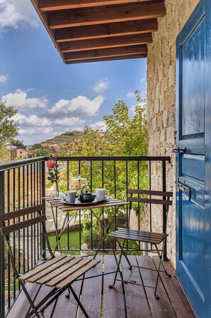 Deluxe Chalet | Balcony view - Oinoessa Traditional Boutique Houses (Lofou)