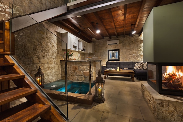 Elite Studio Suite (Palatoui) | In-room safe, free WiFi, bed sheets