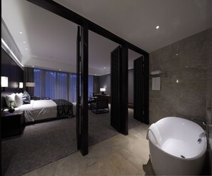 Deluxe Room | Premium bedding, down duvets, free minibar, in-room safe - Yagu Resort Hangzhou (Hangzhou)