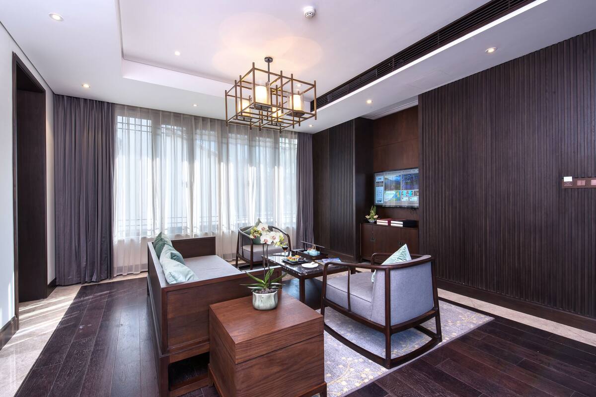 Superior suite | Luxe beddengoed, donsdekens, een gratis minibar, een kluis op de kamer