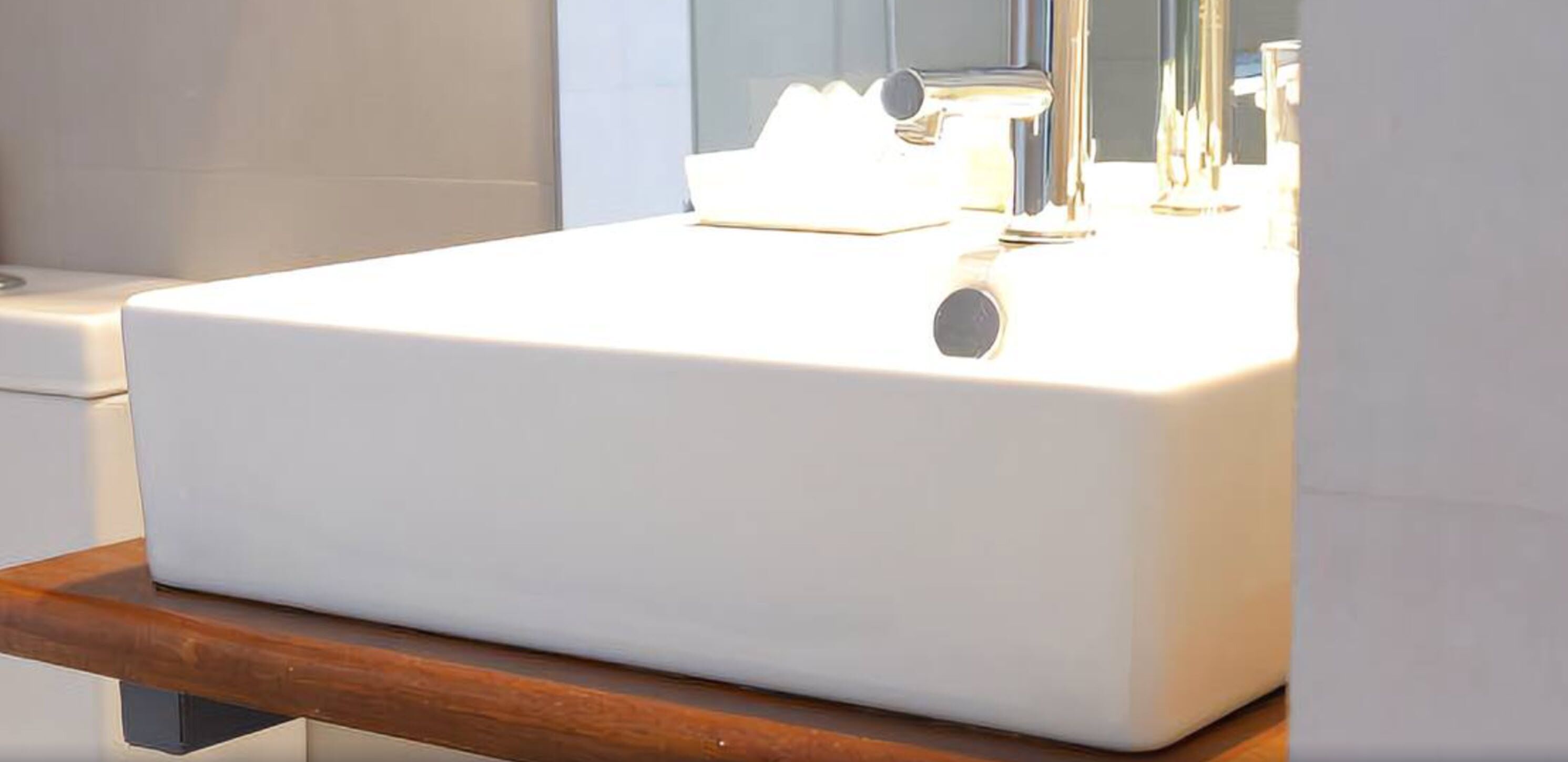 junior double room | bathroom | free toiletries, hair dryer, towels