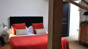 Superior Double Room, Private Bathroom, River View (Chambre Sequoia) | 1 bedroom, down comforters, Select Comfort beds, individually decorated