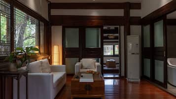 Down duvets, desk, blackout curtains, soundproofing