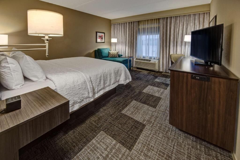 In-room safe, desk, iron/ironing board, WiFi