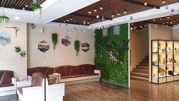 Coin salon dans le hall
