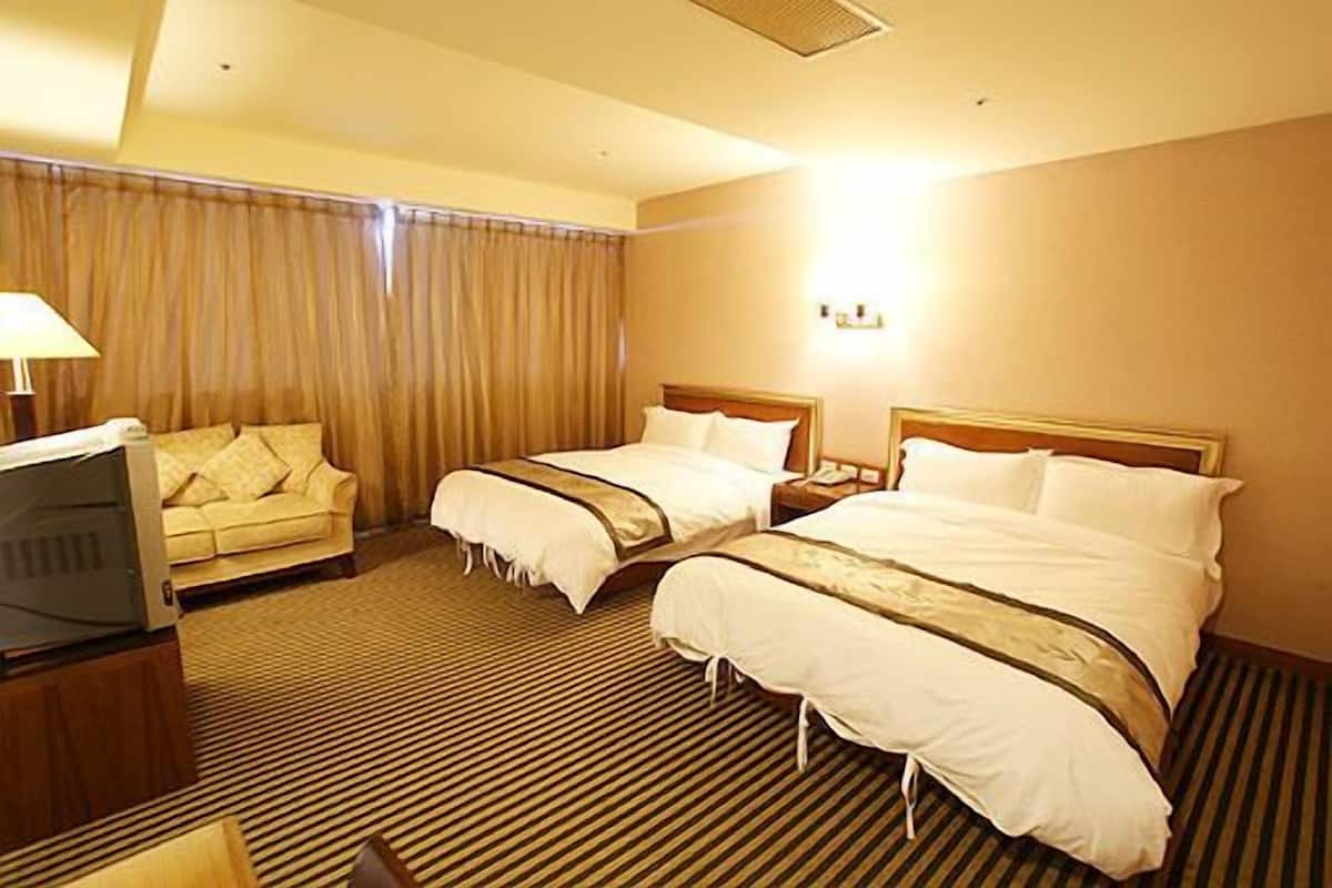 ห้องแฟมิลี่สำหรับสี่ท่าน | โต๊ะทำงาน, เตารีด/โต๊ะรีดผ้า, Wi-Fi ฟรี