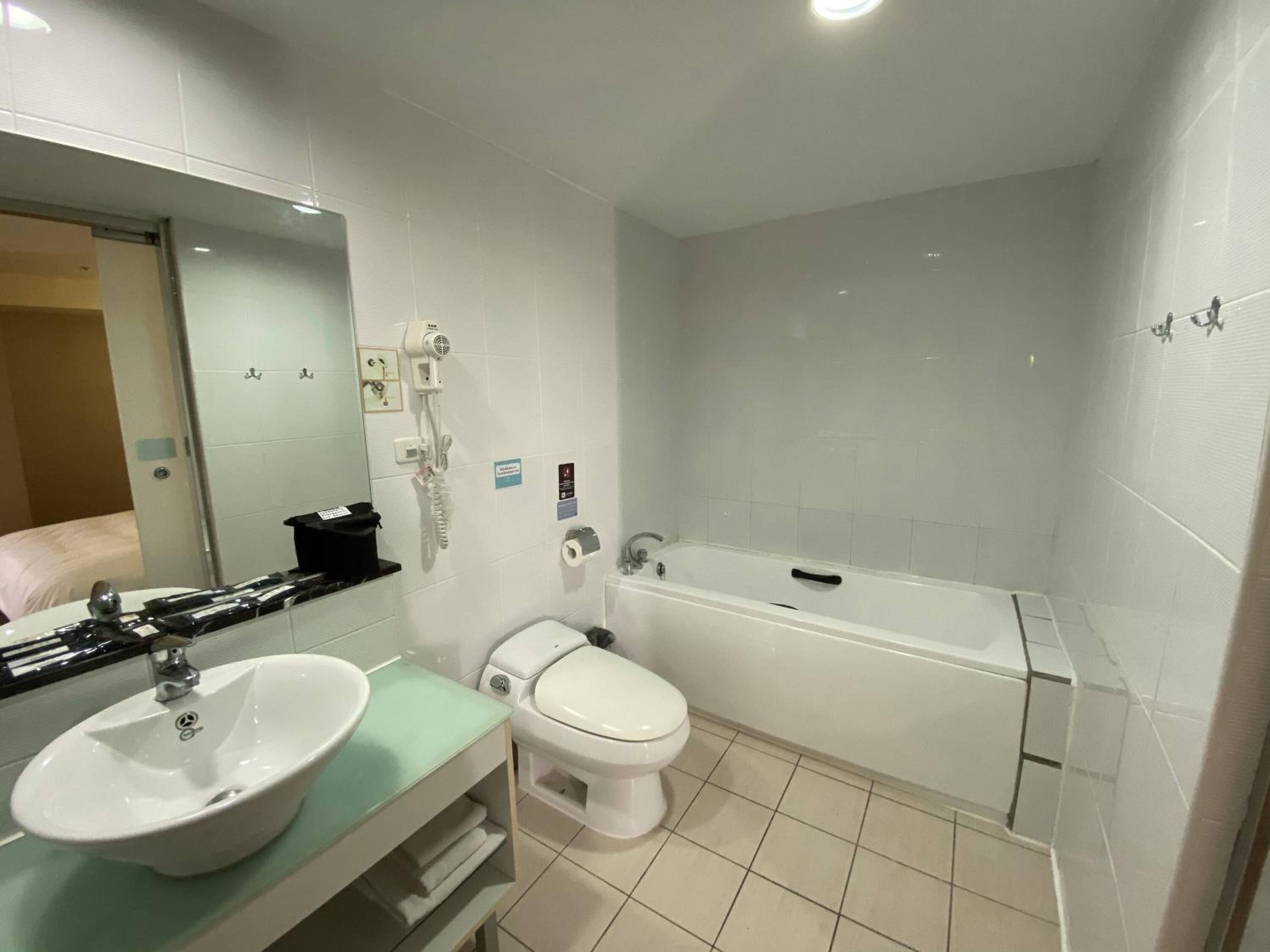 shower, free toiletries, hair dryer, slippers