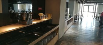 Tapeng Bay Holiday Hotel